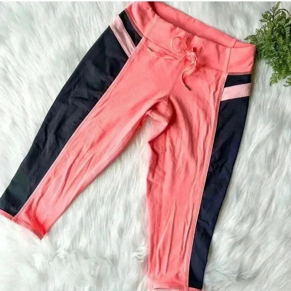 Lululemon athletica Capri leggings - Picture 2 of 3